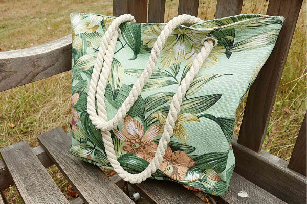 Stylish Floral Canvas Tote Bag- Large Capacity, Zipper Closure - Foldable Design for Shopping & Beach - Great Gift Idea