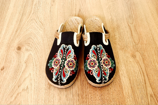 Canvas Embroidery Lady Mules, Platform Flax Slippers
